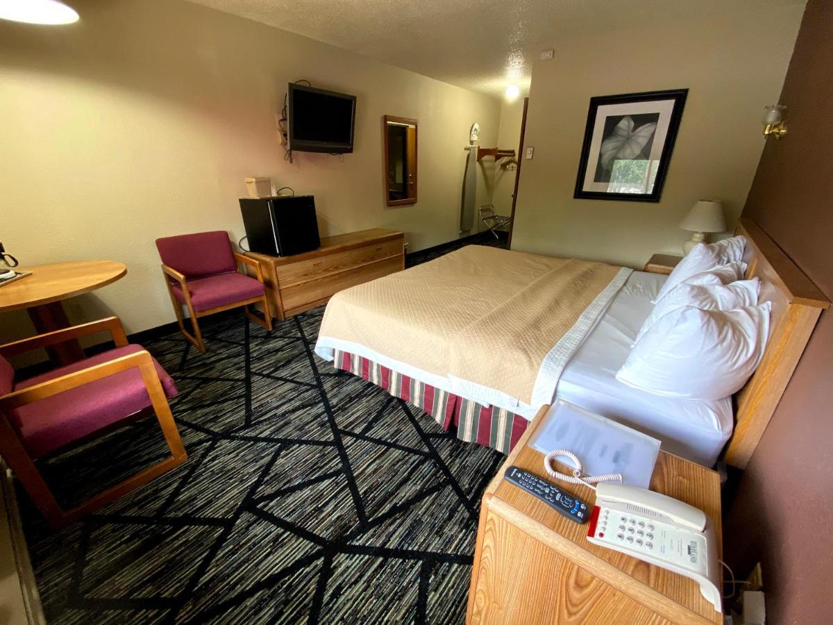 Woodland Inn & Suites Medford Exteriör bild
