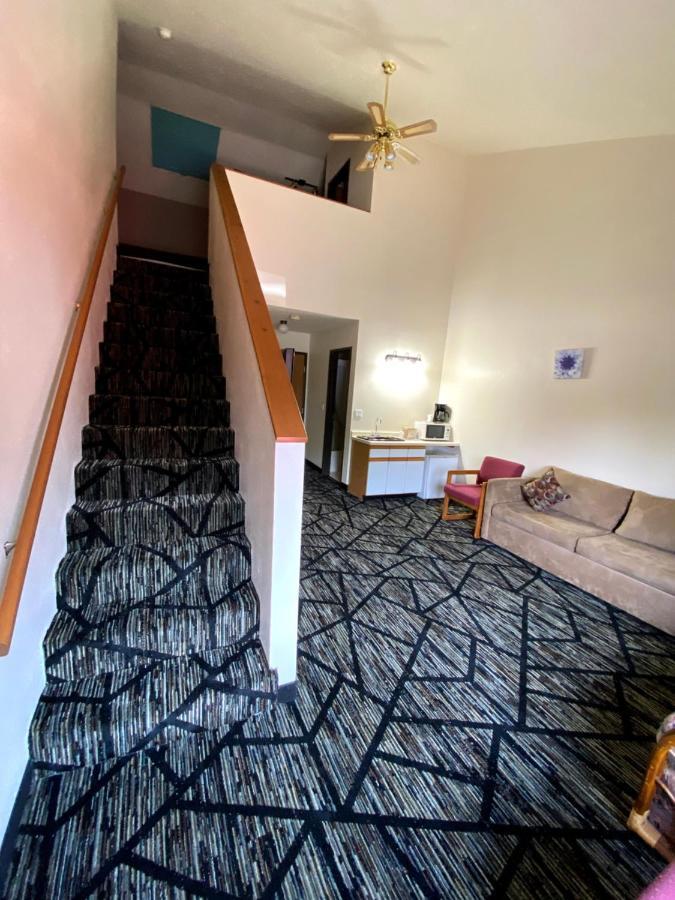 Woodland Inn & Suites Medford Exteriör bild