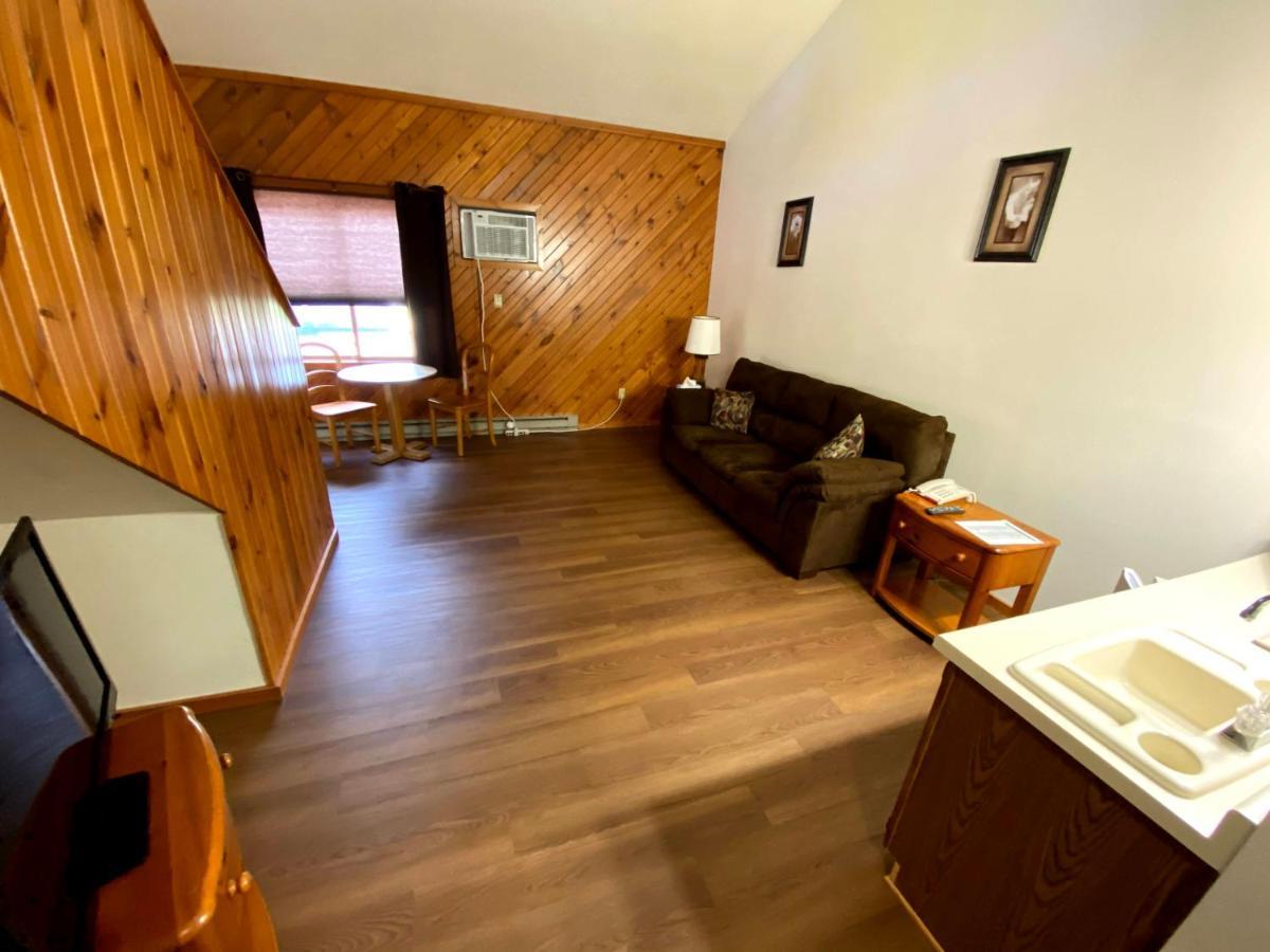Woodland Inn & Suites Medford Exteriör bild
