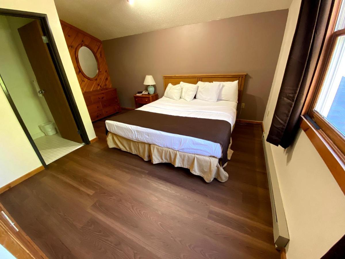 Woodland Inn & Suites Medford Exteriör bild