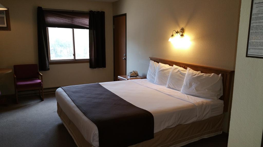 Woodland Inn & Suites Medford Exteriör bild
